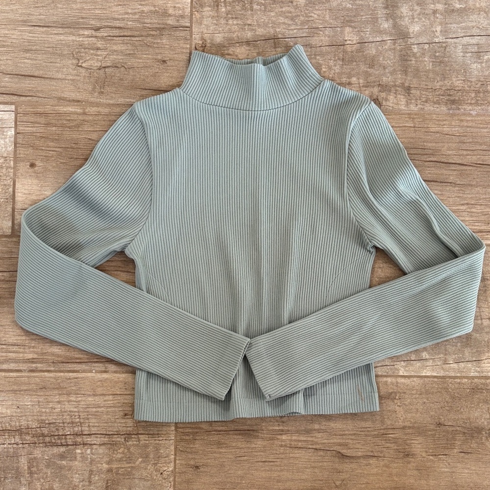 Dynamic Ribbed Mock Neck Long Sleeve Top - green